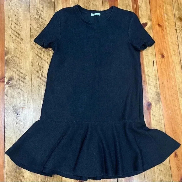 Zara black short sleeve dress with flare bottom, thick fabric - Picture 4 of 7